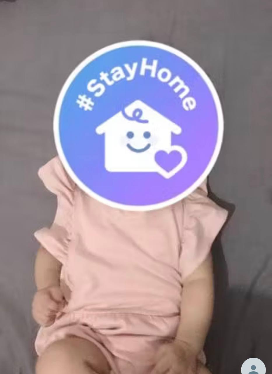 Foto pelanggan mengenakan baju bayi warna Dusty Rose